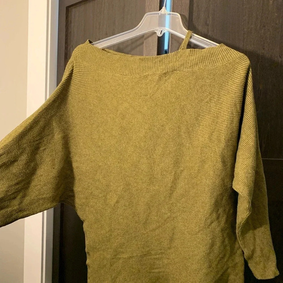 Green batwing sweater - Picture 5 of 5